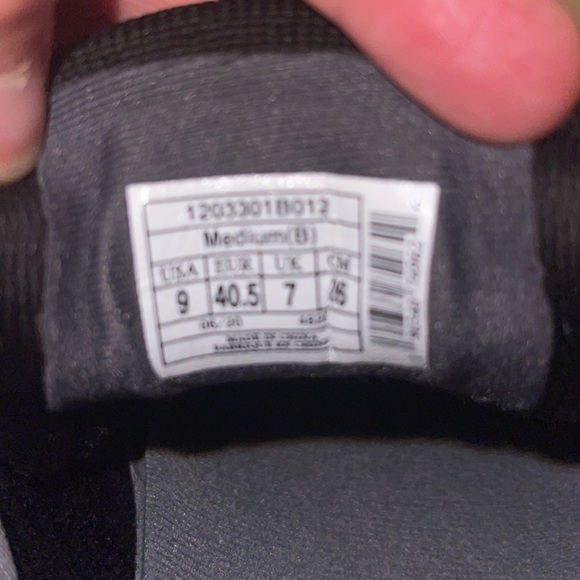 Brooks - Picture 4 of 4